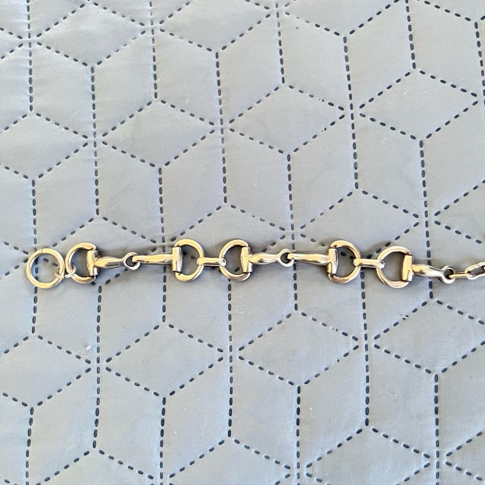 Heavy .925 heavy Italian sterling silver horseshoe claps. Made in Italy 8.2in